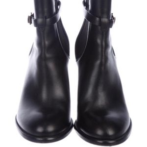 Louis Vuitton boots 37.5 black leather, gold-tone LV buckle